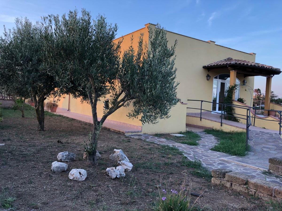 Agriturismo "Lo Zafferano" Vila Aprilia Exterior foto